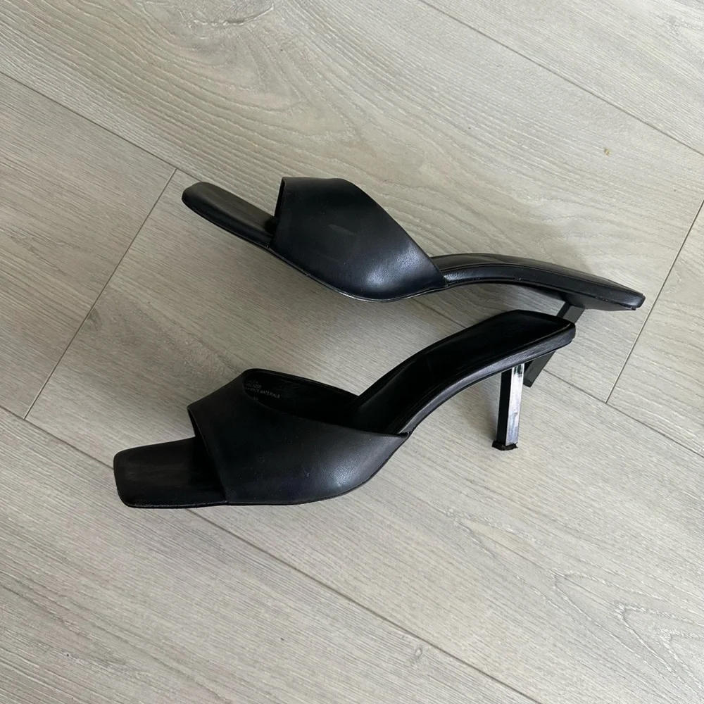 INC International Concepts Black Sandals with Open Back - Picture 4 of 5